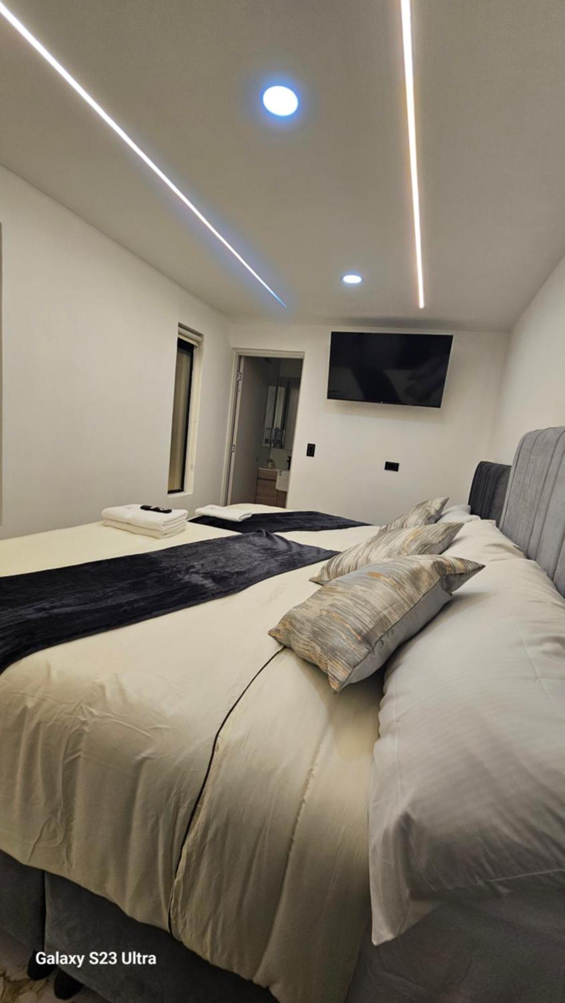 Hotel West Inn โบโกตา ภายนอก รูปภาพ